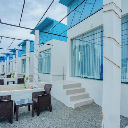 Seaborne Beach Resort Ауровил Екстериор снимка