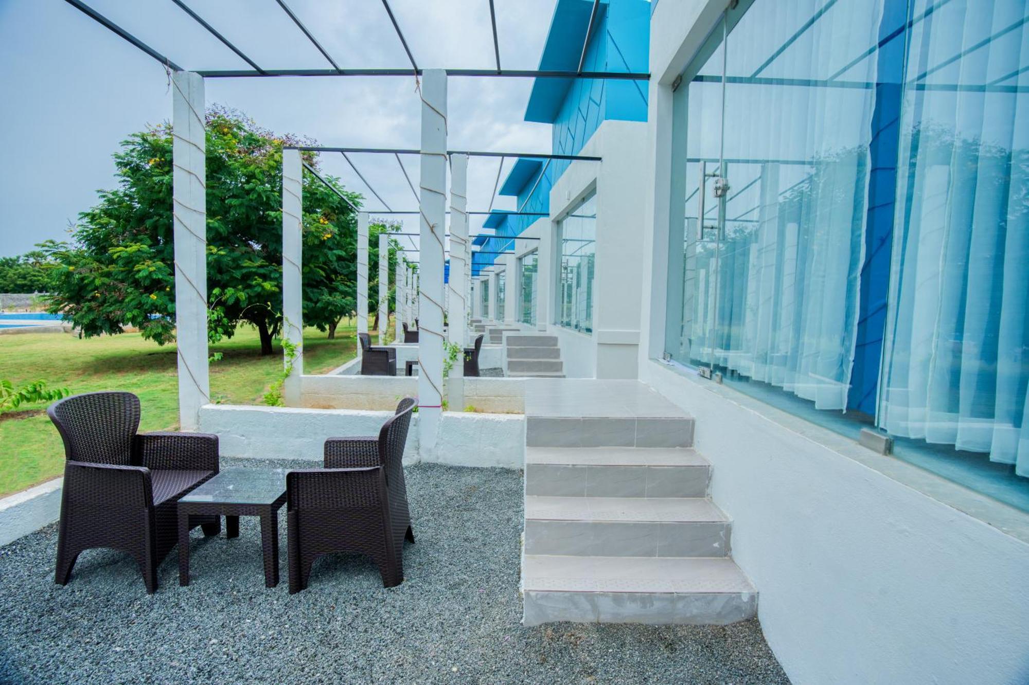 Seaborne Beach Resort Ауровил Екстериор снимка