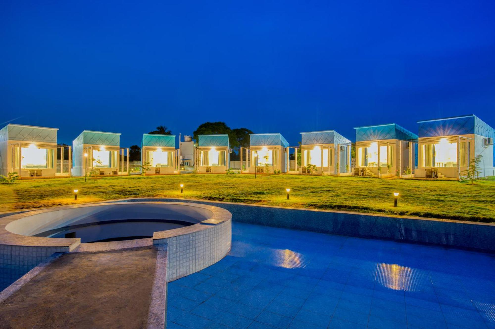 Seaborne Beach Resort Ауровил Екстериор снимка