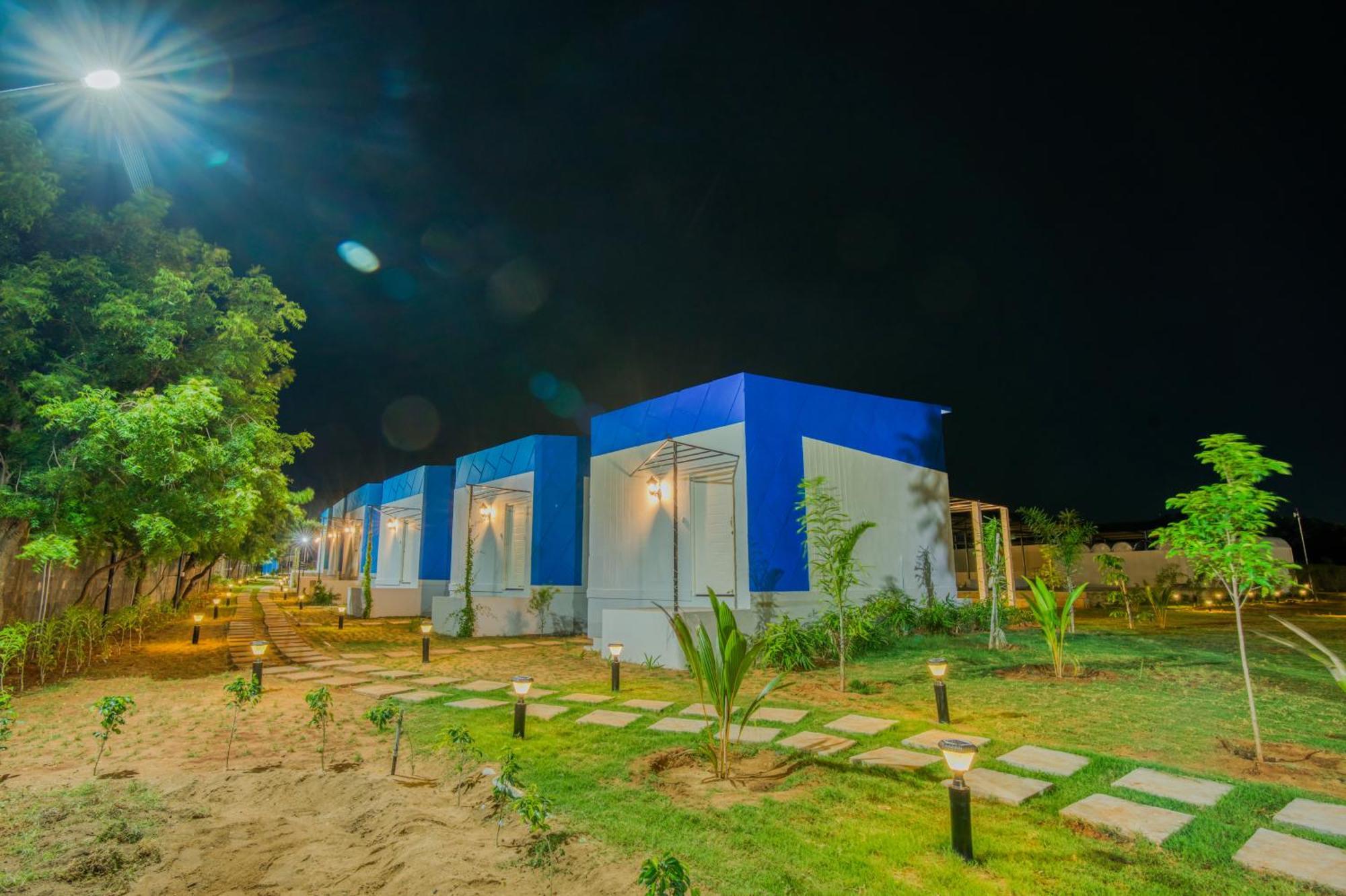 Seaborne Beach Resort Ауровил Екстериор снимка