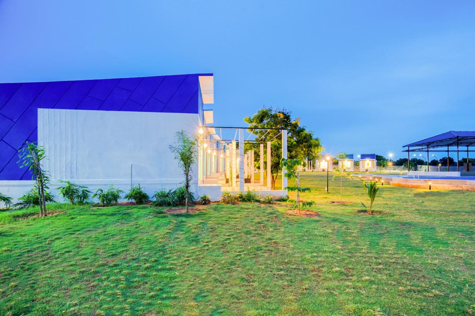 Seaborne Beach Resort Ауровил Екстериор снимка
