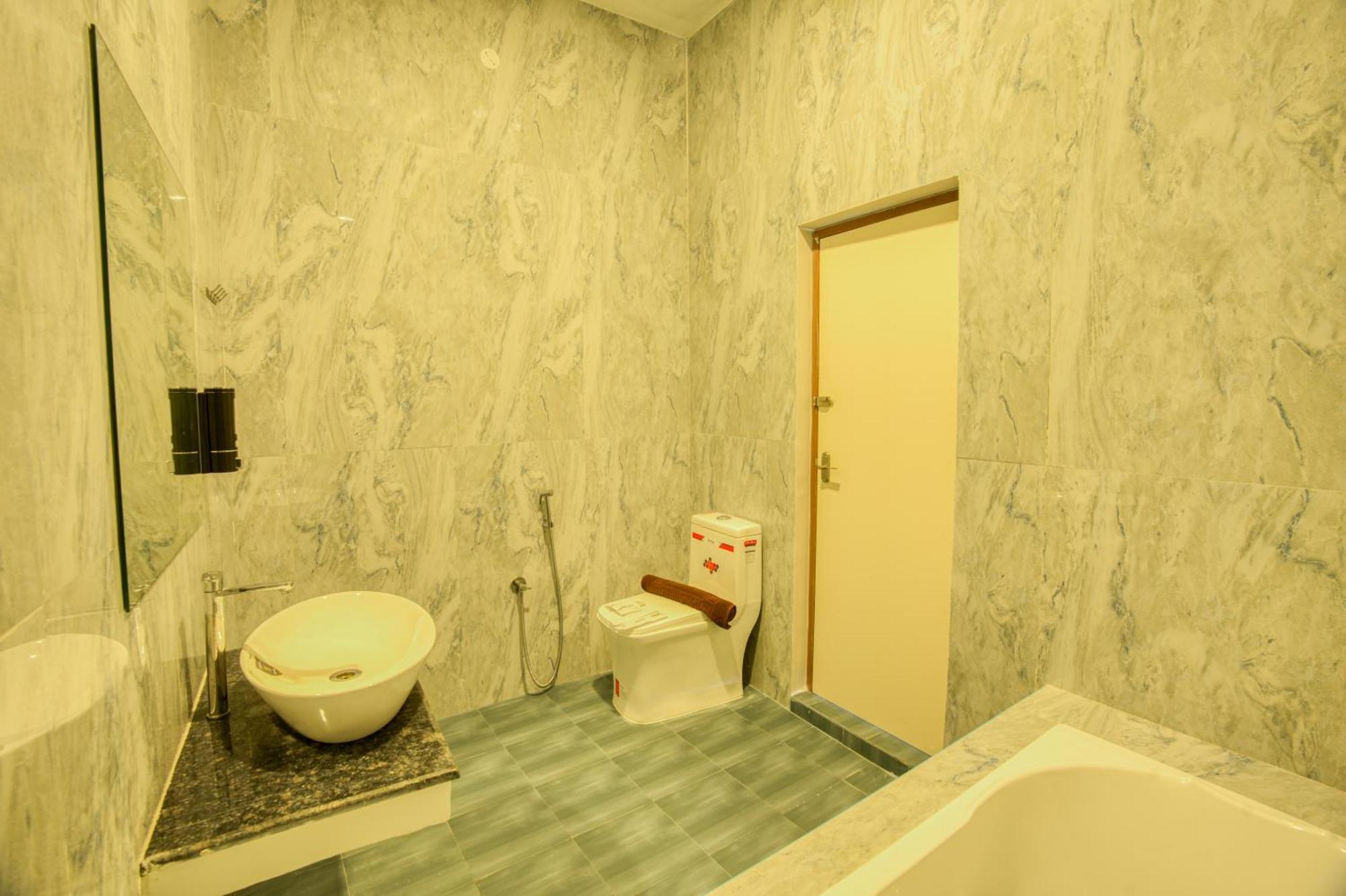Seaborne Beach Resort Ауровил Екстериор снимка