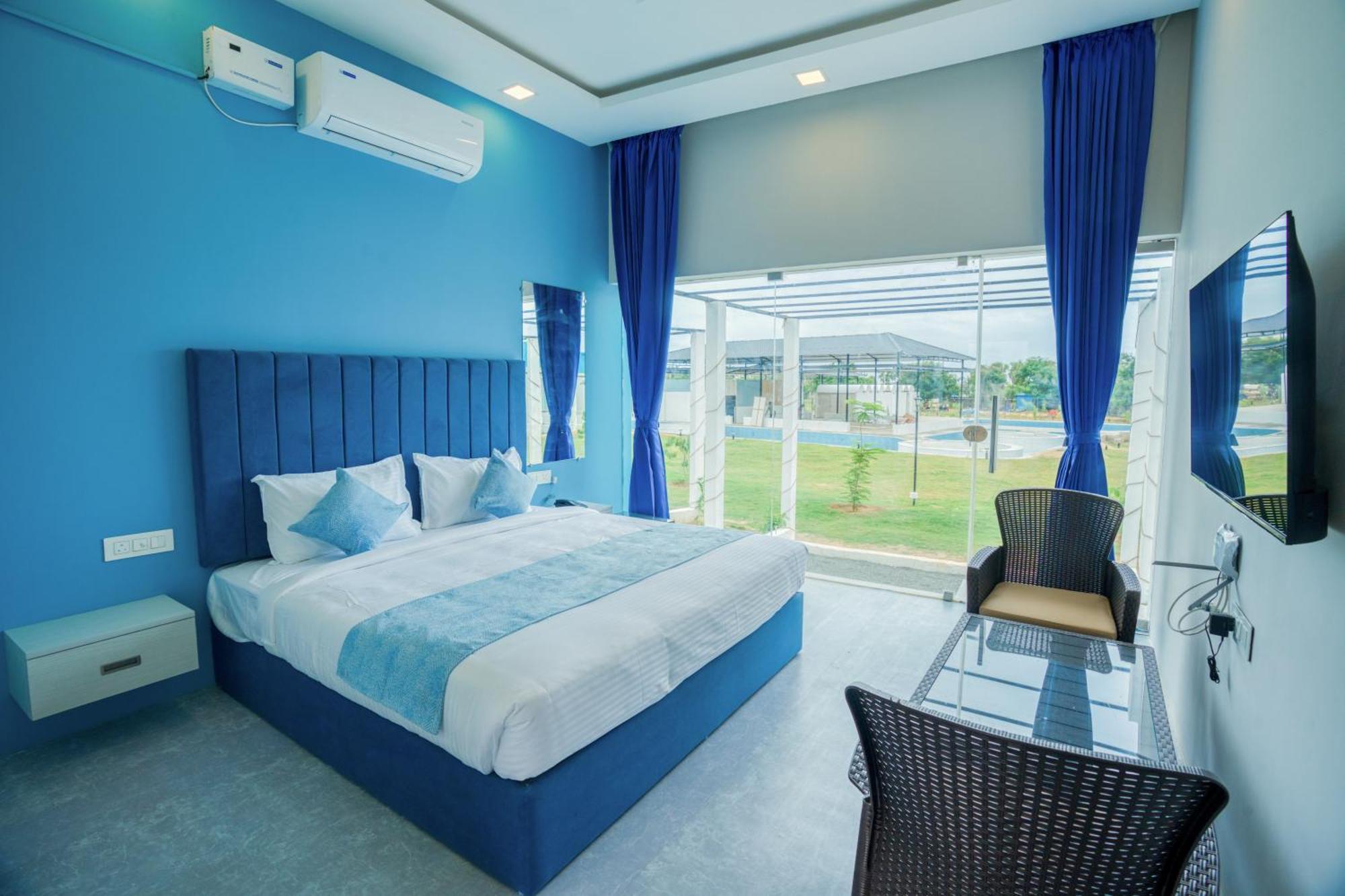 Seaborne Beach Resort Ауровил Екстериор снимка