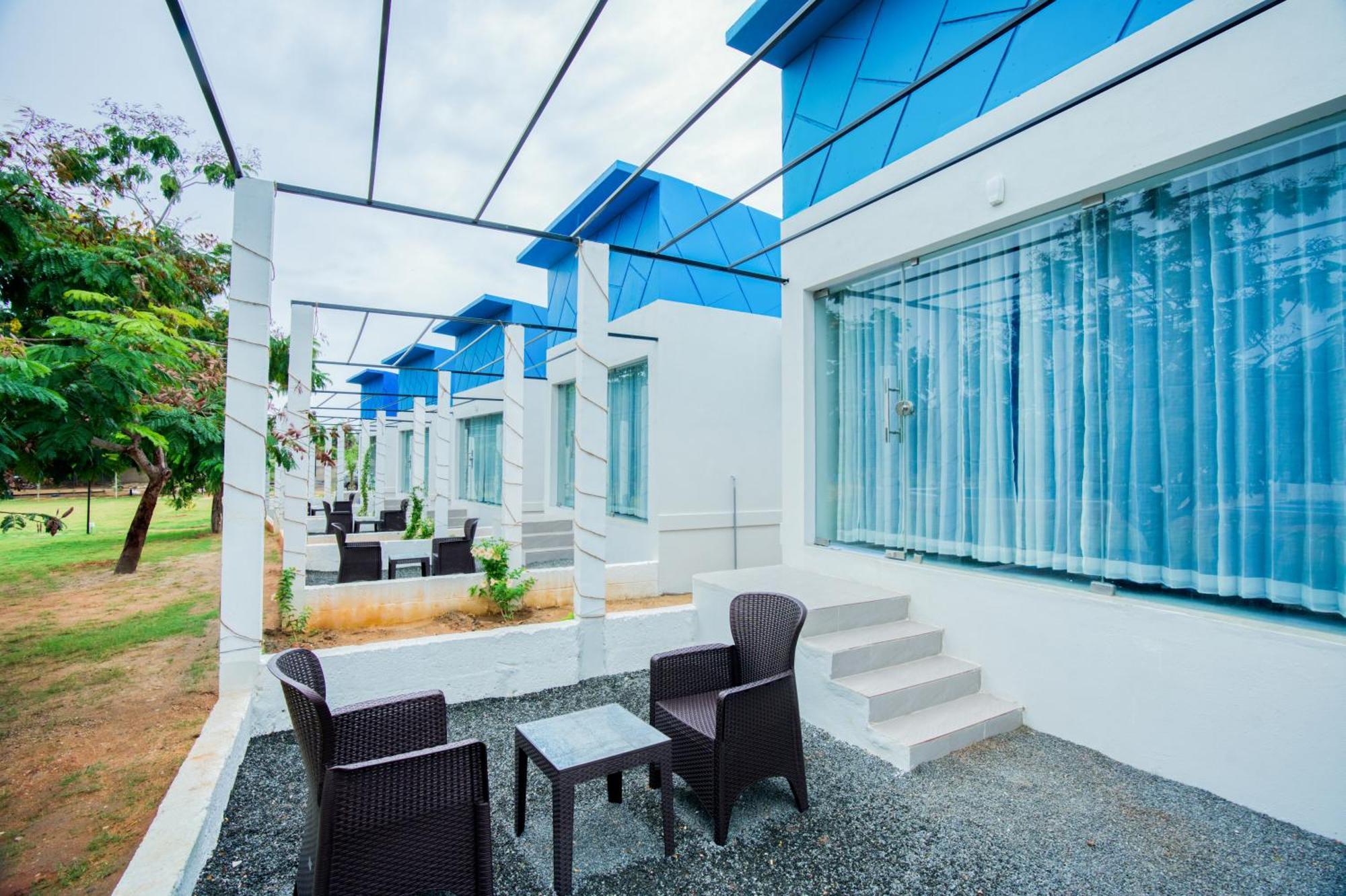 Seaborne Beach Resort Ауровил Екстериор снимка