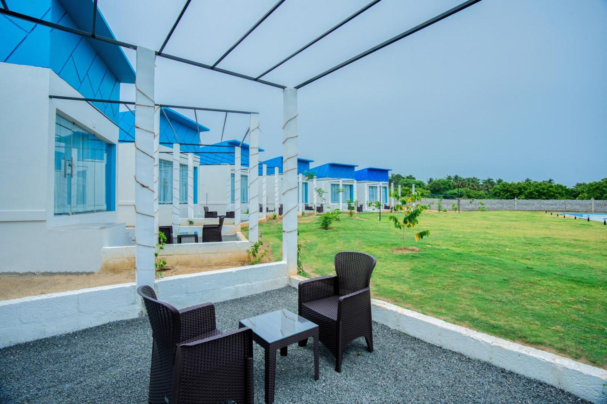 Seaborne Beach Resort Ауровил Екстериор снимка