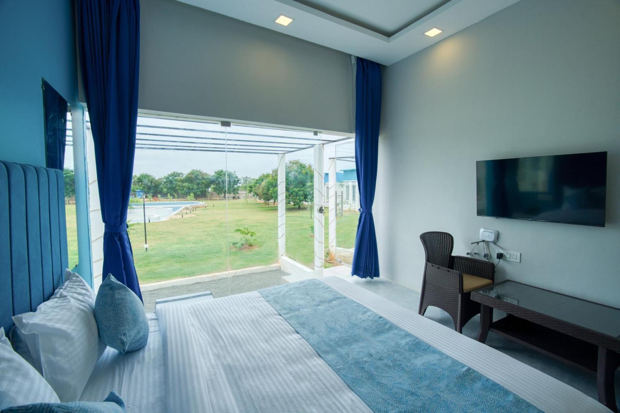 Seaborne Beach Resort Ауровил Екстериор снимка