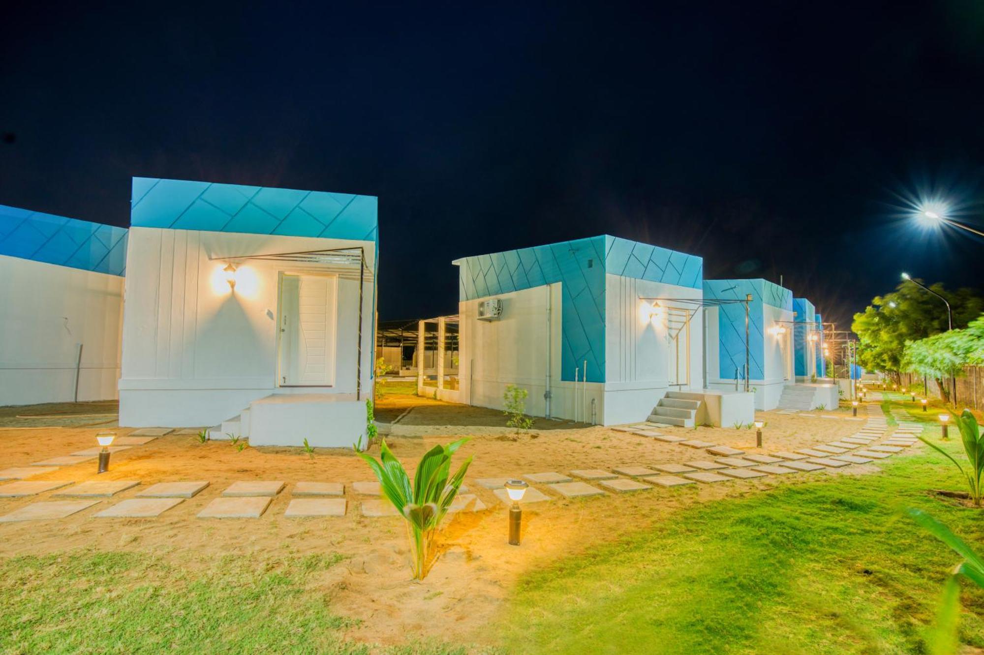Seaborne Beach Resort Ауровил Екстериор снимка